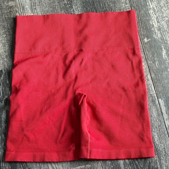 TNA Ribbed Bike Shorts - Picture 3 of 3